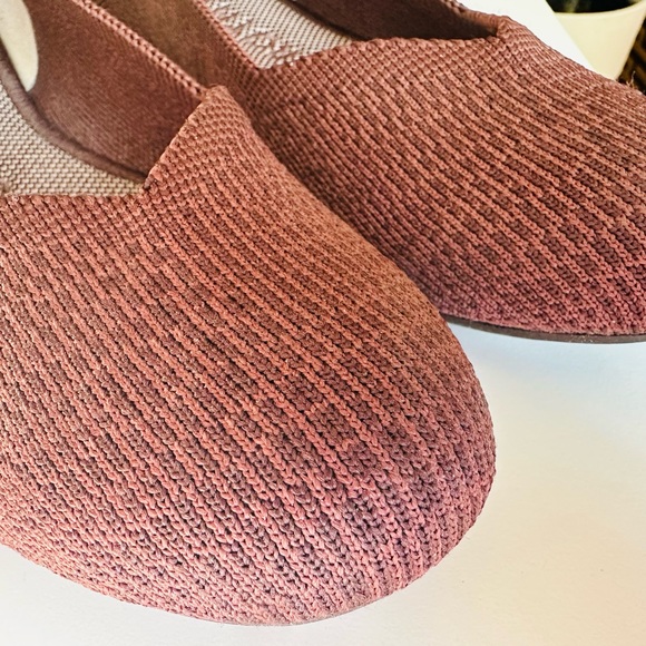 Rothy’s Truffle Python W9 - Picture 4 of 6